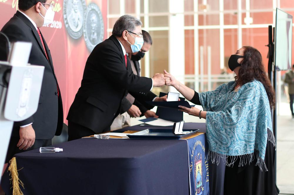 Entrega de Reconocimientos al Merito Universitario 2