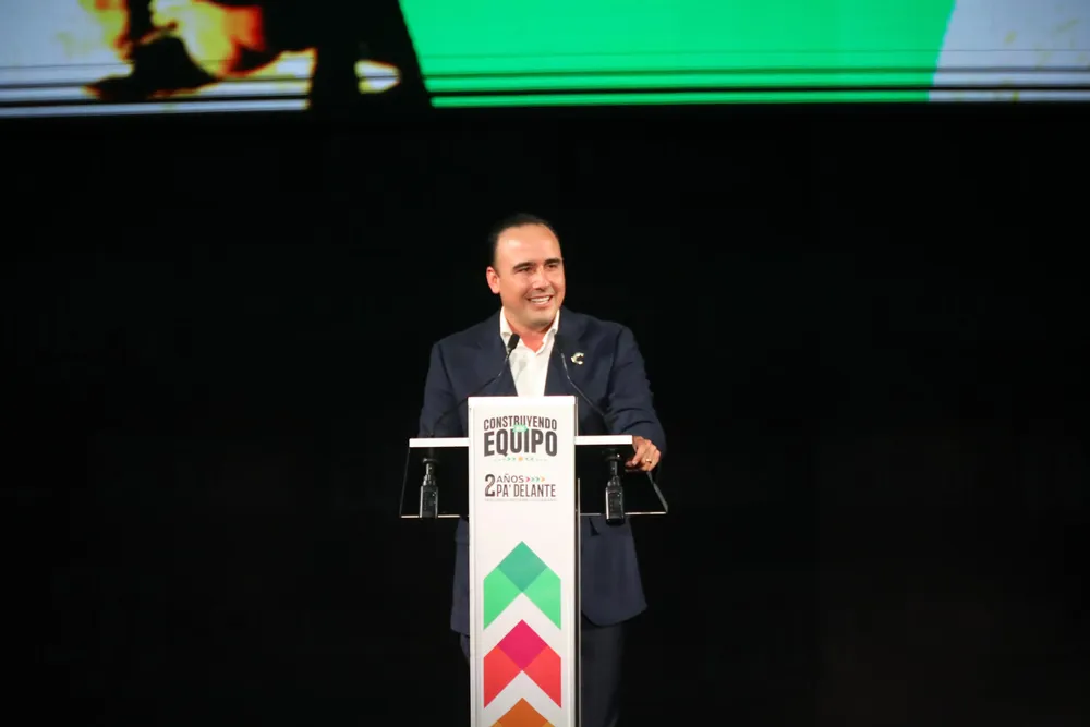 001 ESTAMOS CONSTRUYENDO EN EQUIPO UN MEJOR COAHUILA- MANOLO