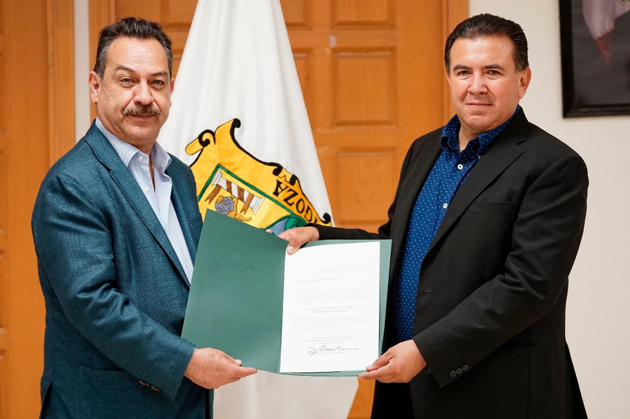 002 PRESENTA COAHUILA A DAVID FLORES LAVENANT COMO TITULAR DE LA UNIDAD DE ATENCIÓN REGIONAL EN LA LAGUNA