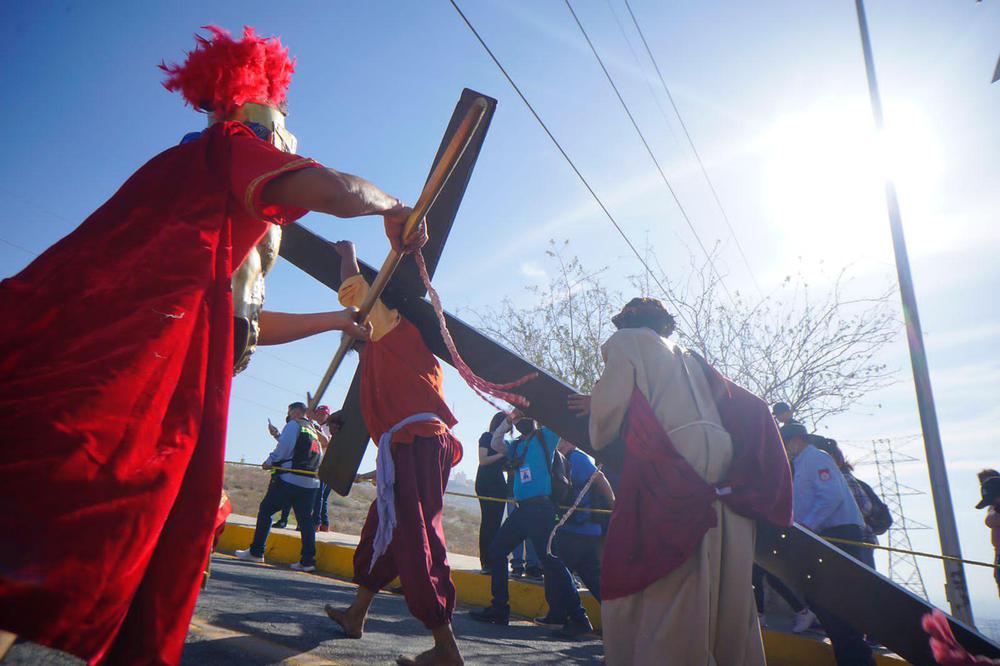 001 LAGUNEROS Y VISITANTES VIVEN EL VIACRUCIS 2022 EN EL SANTUARIO DEL CERRO DE LAS NOAS