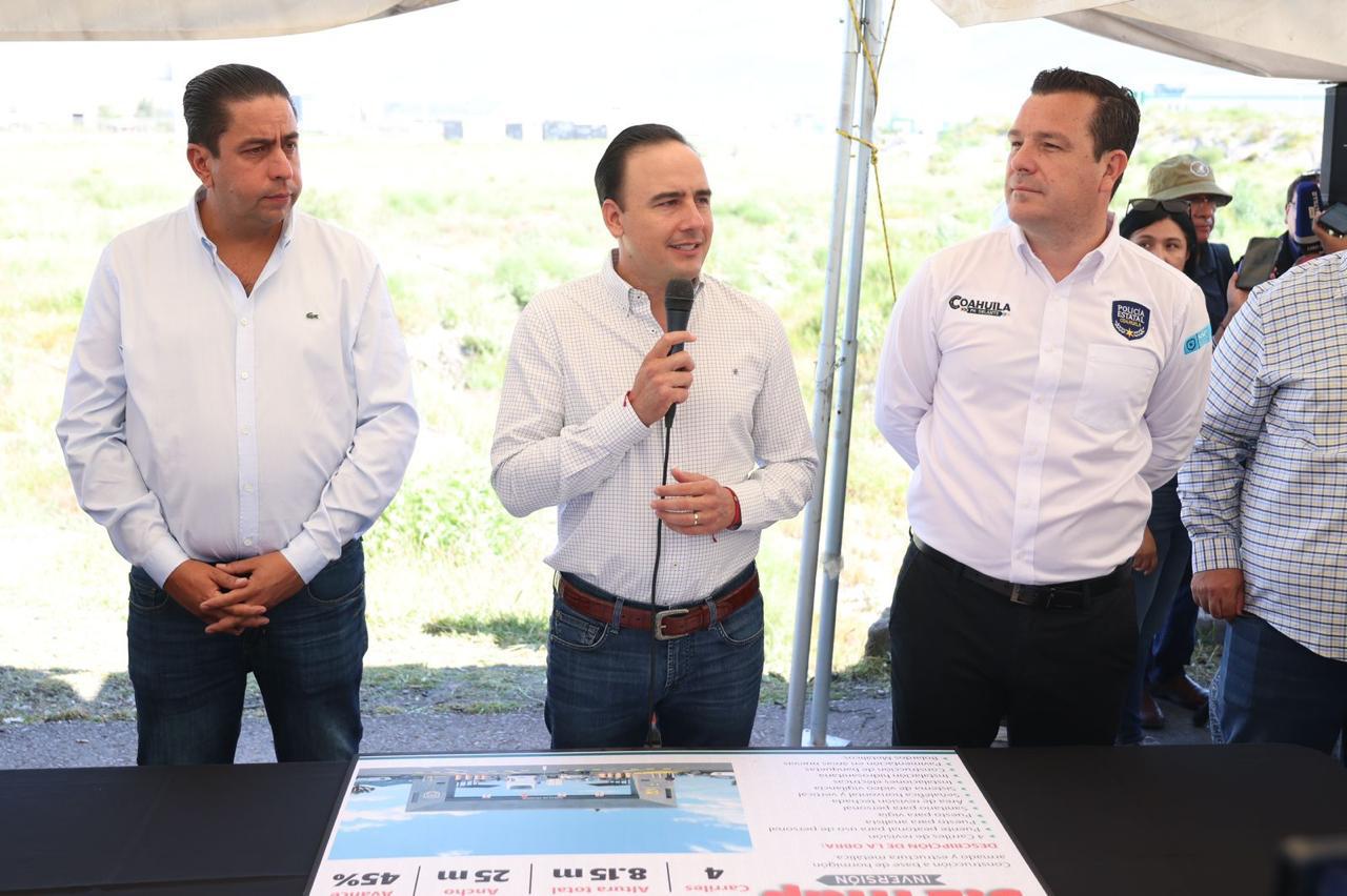 001 CON LOS ARCOS DE SEGURIDAD SEGUIREMOS BLINDANDO AL	ESTADO- MANOLO