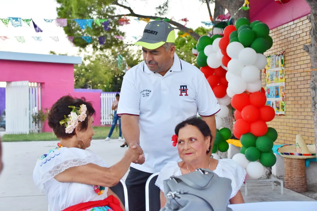 ADULTOS MAYORES DE CUATRO CIENEGAS DIS FRUTAN DE CONVIVENCIA Y ALEGRÍA (1)