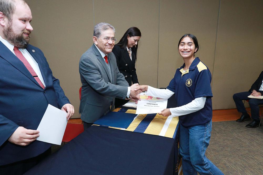 Recibe la UAdeC Certificacion como Instit ución Promotora de la Transparencia 2