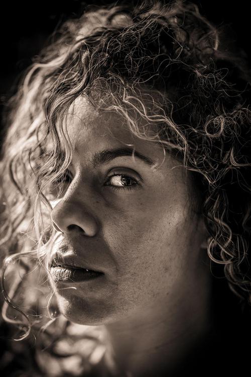 Presenta UAdeC a la Exposicion Fotografic a Virtual “Mujeres de Otros Mundos” 1