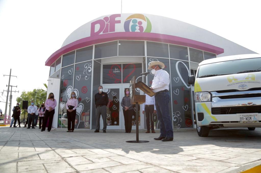 005 ENTREGA DIF COAHUILA UNIDAD PARA TRASLADO DE PERSONAS CON DISCAPACIDAD EN FRONTERA