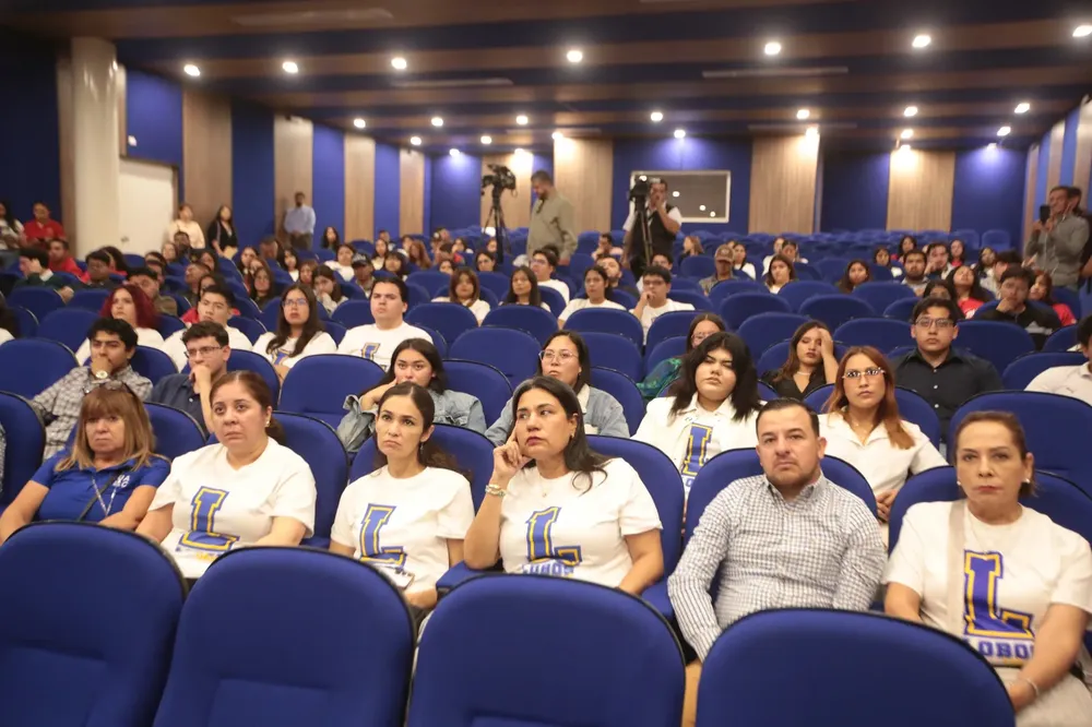 005 JÓVENES COAHUILENSES PROPONEN SOLUCIONES ANTE EL CAMBIO CLIMÁTICO EN EL CLIMATHON SALTILLO 2025