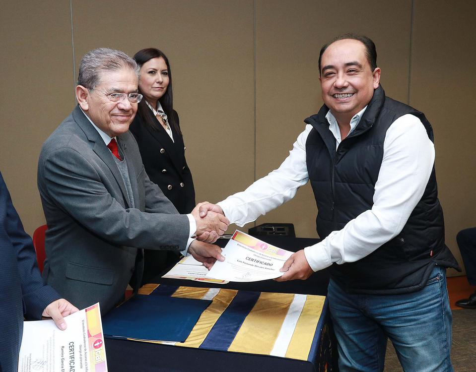 Recibe la UAdeC Certificacion como Instit ución Promotora de la Transparencia 4