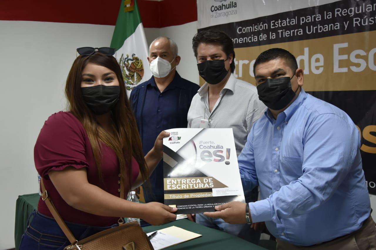 009 ENTREGA SEVOT COAHUILA TI?TULO S DE PROPIEDAD EN NUEVA ROSITA