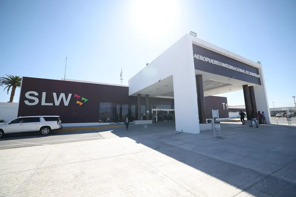 001 EL AEROPUERTO INTERNACIONAL DE SALTILLO Y VOLARIS ANUNCIAN LA NUEVA RUTA GUADALAJARA?SALTI LLO A PARTIR DEL 1 DE JUNIO