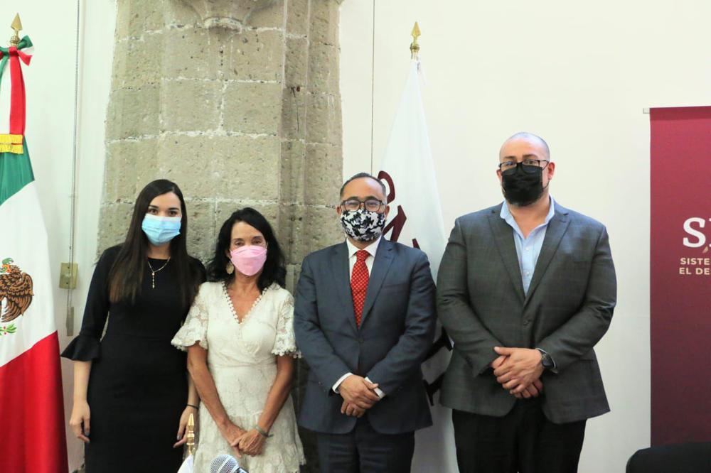 004 FIRMA COAHUILA CONVENIO CON DIF NACIONAL Y LA PROCURADURÍA FEDERAL DE PROTECCIÓN DE NIÑAS