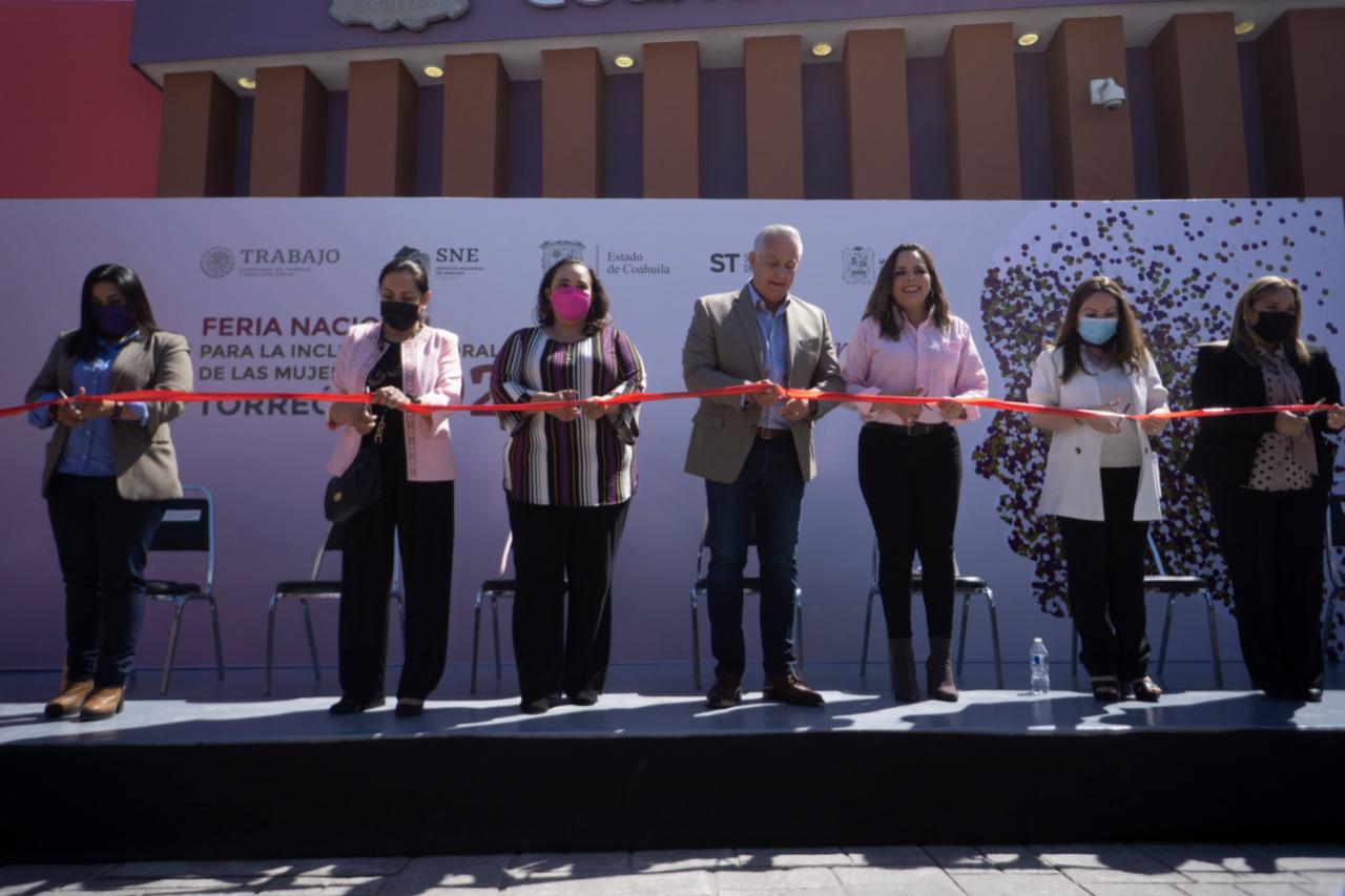 007 CUANDO LA MUJER SE EMPLEA, LA SOCIEDAD SE SOLIDIFICA; CELEBRA COAHUILA FERIA DE EMPLEO EN TORREÓN