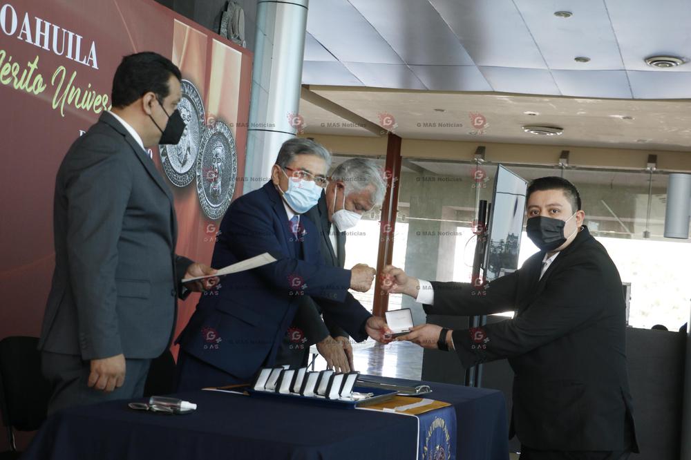 Entrega UAdeC Medallas Miguel Ra mos Arizpe Juan Antonio de la Fue nte y el Diploma al Merito Unive rsitario en la Unidad Norte 2