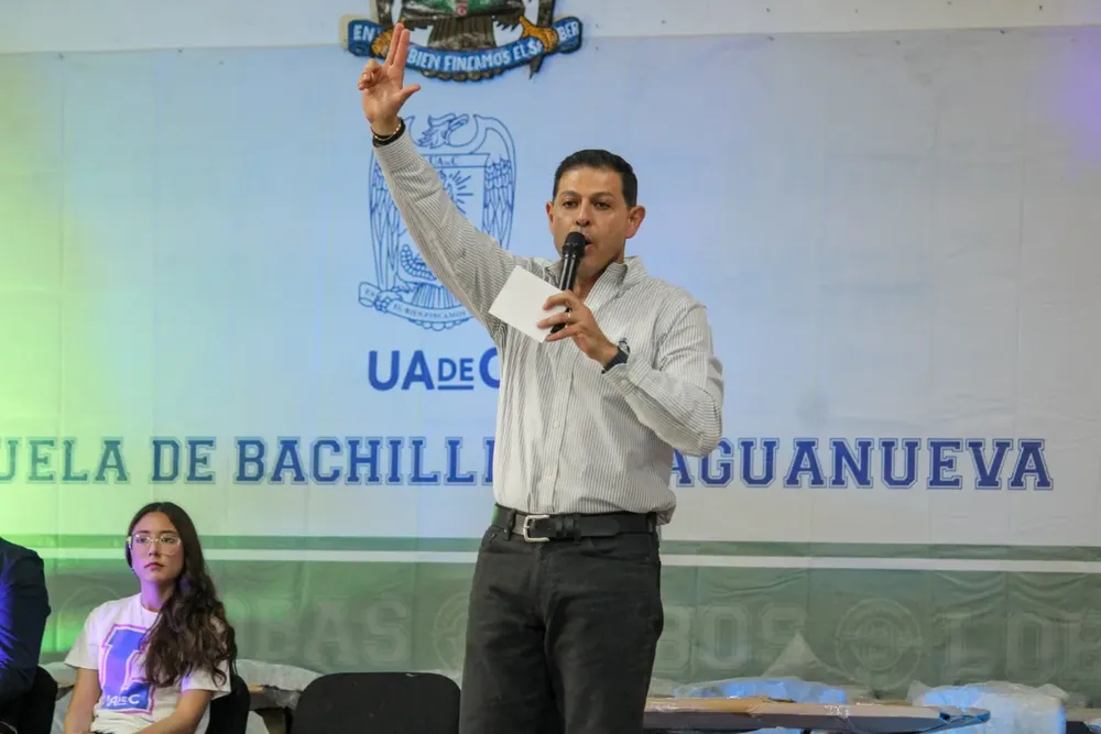 2-Entrega de Mobiliario Agua Nueva y Adm San Pedro UAdeC