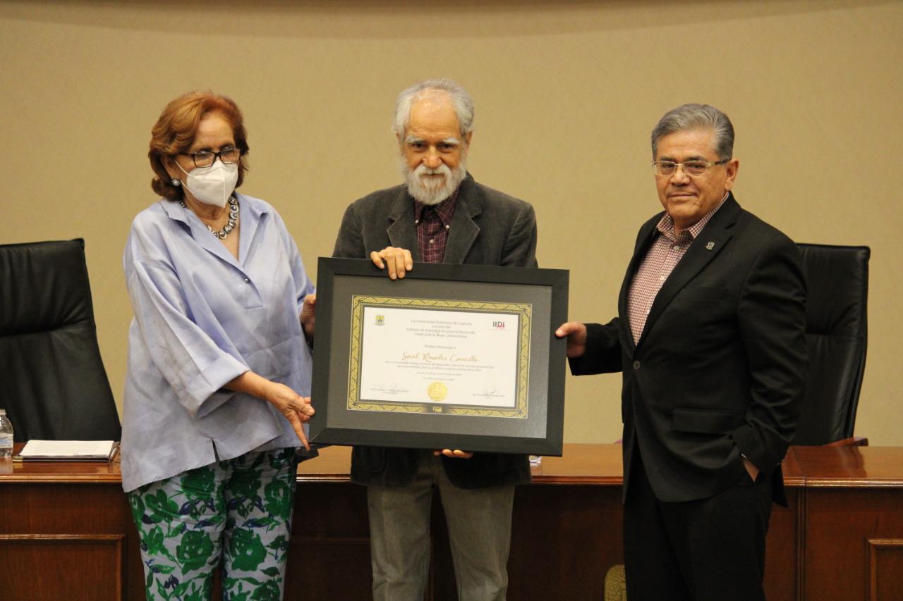 Rinde UAdeC Homenaje al Maestro y Escritor Saúl Rosales Carrillo Presentan su libro Dichos de Sor Juana 2