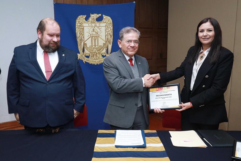 Recibe la UAdeC Certificacion como Instit ución Promotora de la Transparencia 9