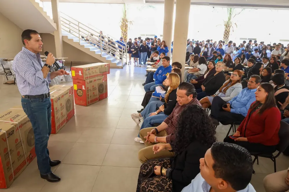 10-Entrega Mobiliario en FEM y PVC