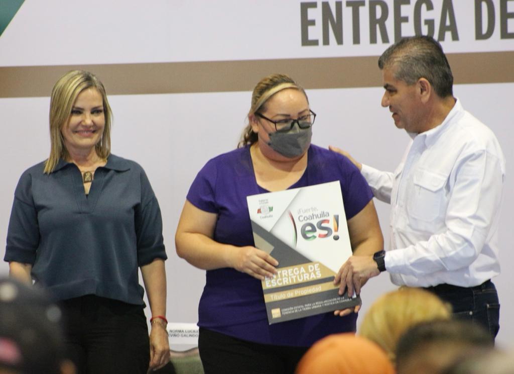 004 ENTREGA MARS 200 ESCRITURAS A FAMILIAS DE LA REGIÓN NORTE