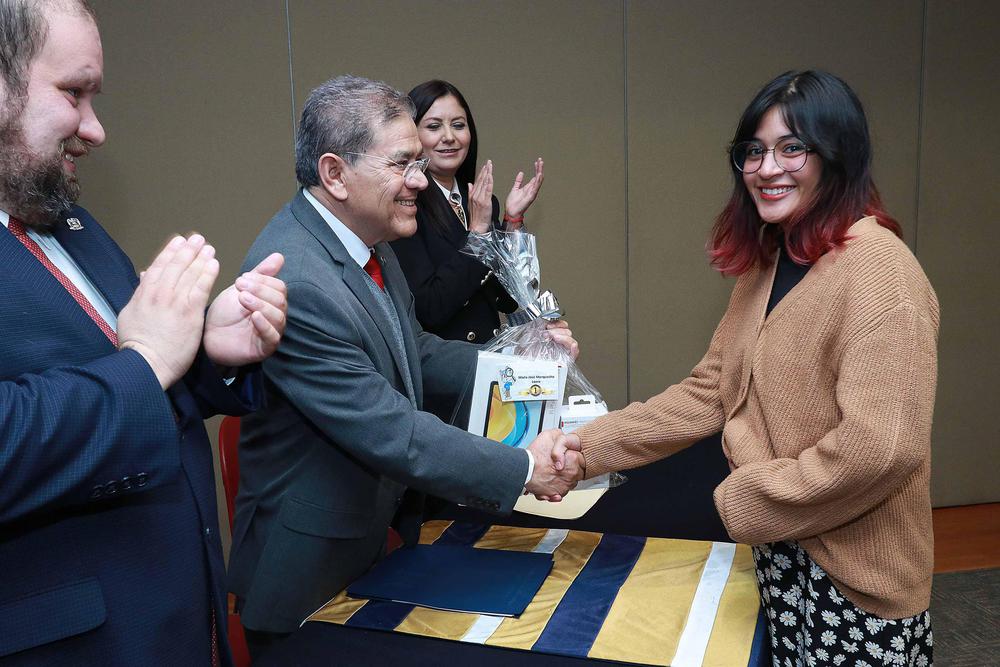Recibe la UAdeC Certificacion como Instit ución Promotora de la Transparencia 8