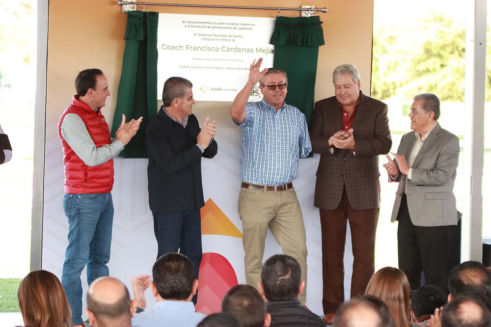Entrega de Cascos a Lobos de Futbol Americano Liga Mayor e Imposicion del nombre de Fr ancisco Cárdenas Mejía 8