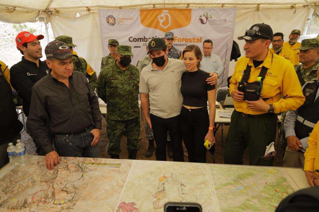 005 TRABAJAN MARS Y SAMUEL EN COORDINACIO? N CONTRA EL FUEGO FORESTAL EN SANTIAGO