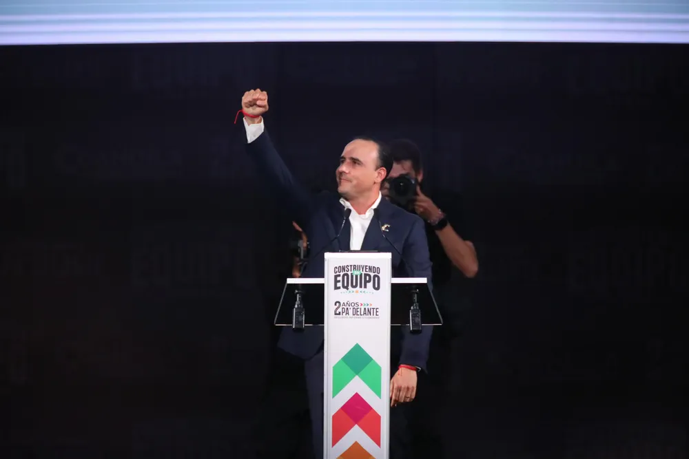 005  ESTAMOS CONSTRUYENDO EN EQUIPO UN MEJOR COAHUILA- MANOLO