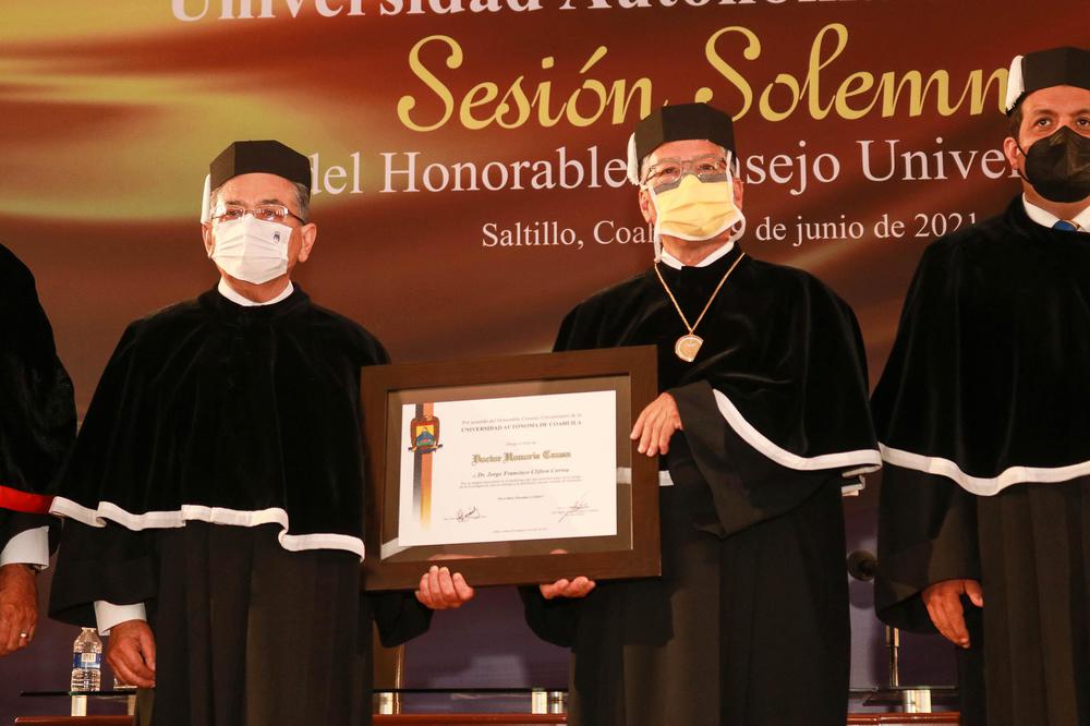 Sesion Solemne del HCU Entrega de Reco nocimiento Doctor Honoris Causa-15