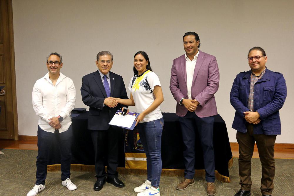 Entregan Reconocimientos a Integrantes del Equipo Representativo de Basquetbol Femenil de la UAdeC _5
