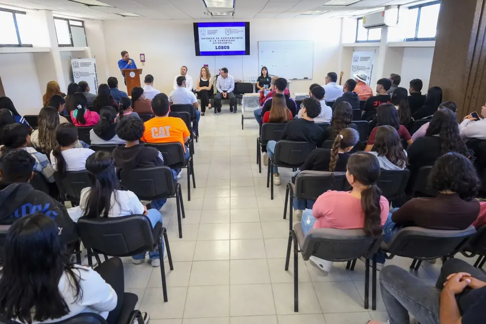4-Entrega de Mobiliario Agua Nueva y Adm San Pedro UAdeC