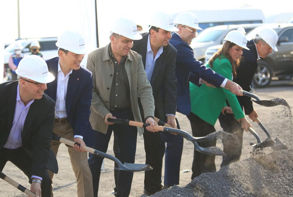 002 COLOCA MARS PRIMERA PIEDRA DE LA NUEVA PLANTA DE LG-MAGNA, EN RAMOS ARIZPE