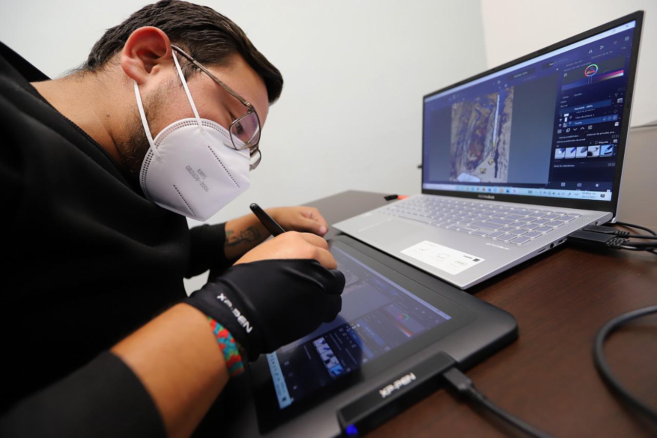 003 TRABAJARA? CENTRO REGIONAL DE I DENTIFICACIÓN HUMANA DE COAHUILA CON ALTA TECNOLOGÍA DE SENSORES ÓPTICOS, LASER Y ELECTROMAGNÉTICOS