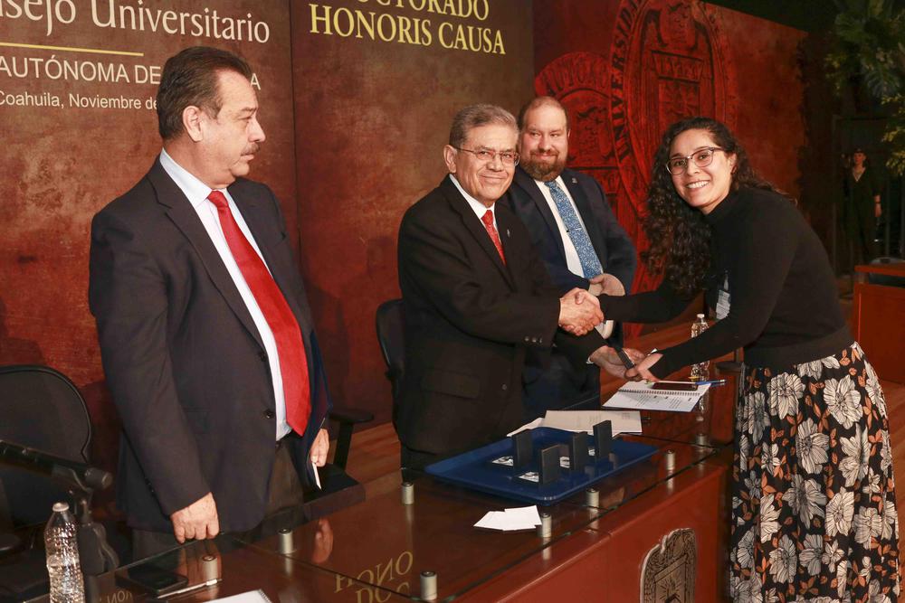 Entrega de Medallas y Reconocimientos a Universitarios Destacados 16