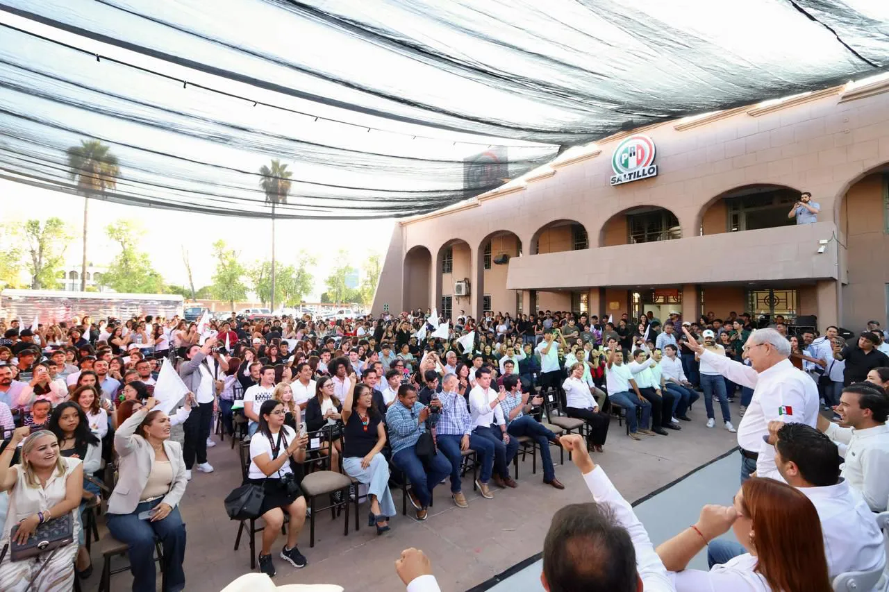 Reconocen a juventud priista (4)