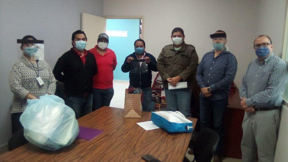 Donacioin de Caretas Caseras por Alumnos d e la Escuela de Medicina Unidad Norte 4