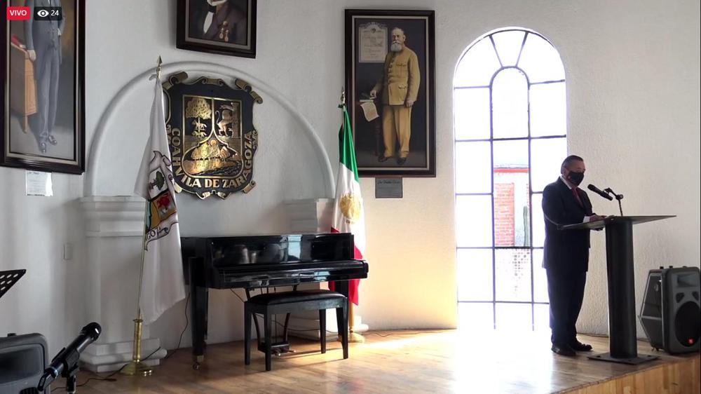 Recibe Rector Medalla Nazario Ortiz 2