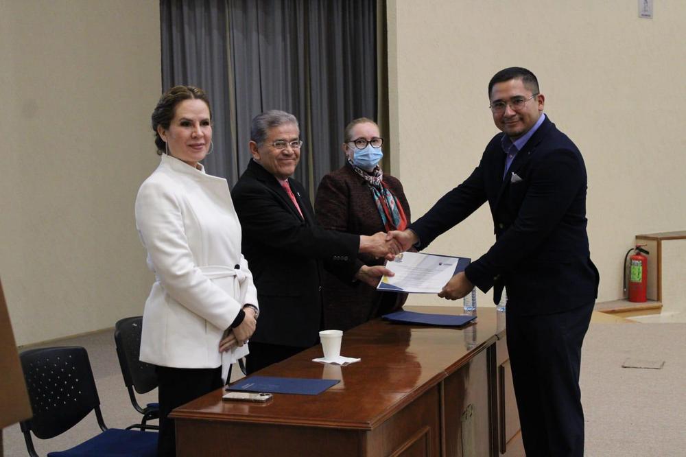Entregan Reconocimiento y Premio al Proyec to Social y Articulo científico 2022 4