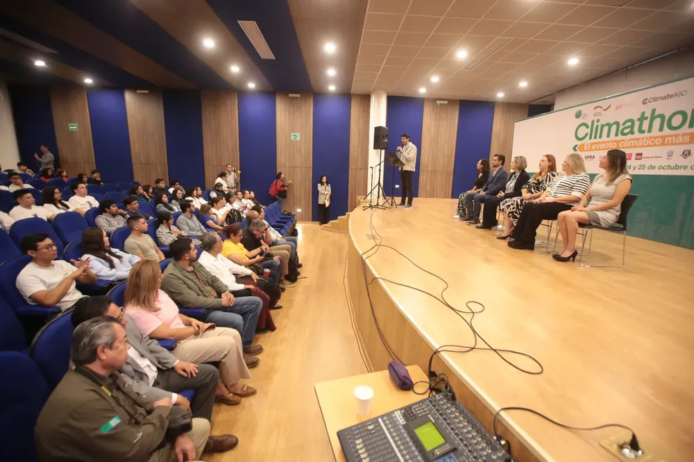 004 JÓVENES COAHUILENSES PROPONEN SOLUCIONES ANTE EL CAMBIO CLIMÁTICO EN EL CLIMATHON SALTILLO 2025