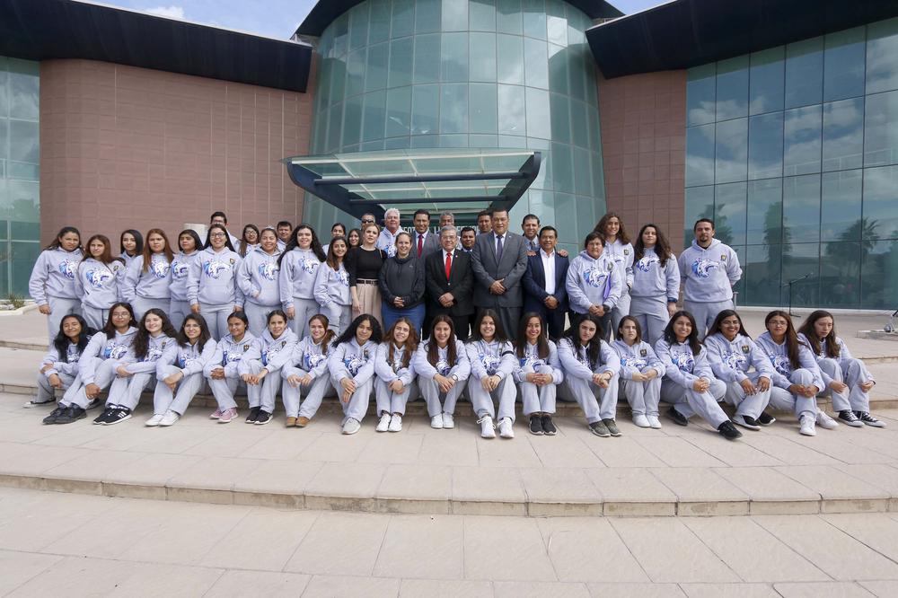 Entrega de uniforme representativo a equipos de UT 9
