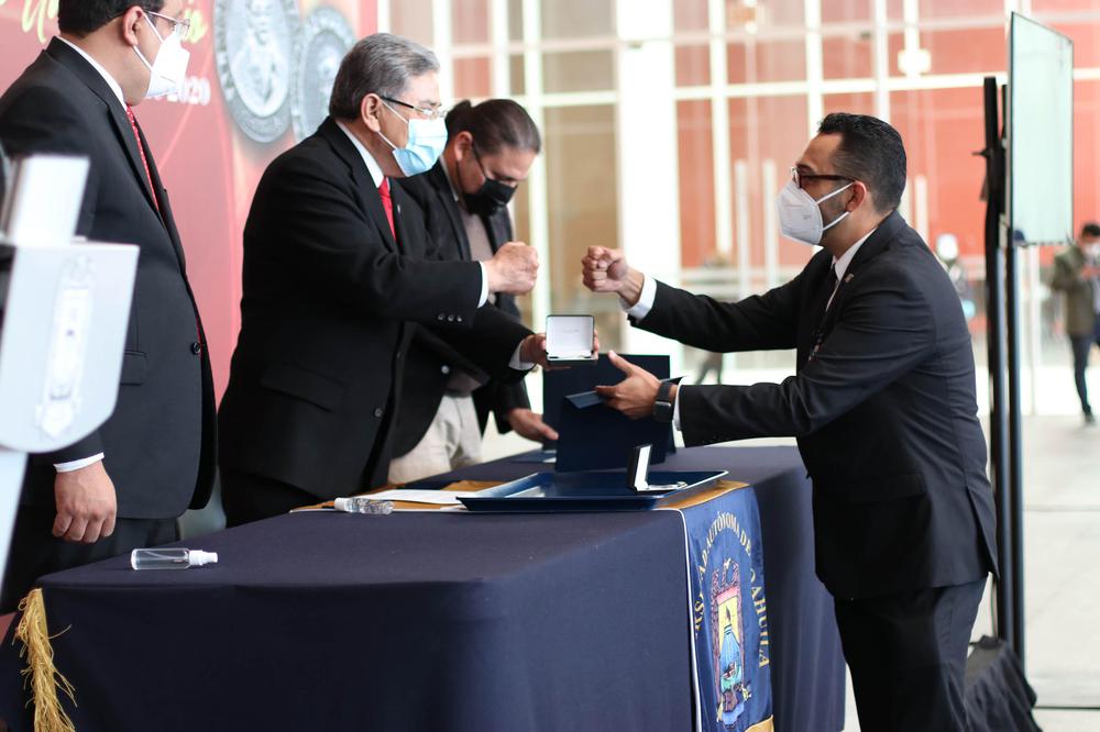 Entrega de Reconocimientos al Merito Universitario 3