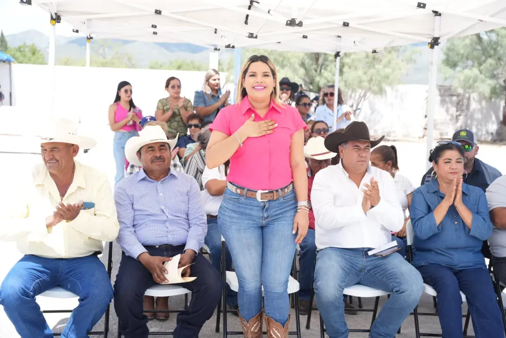 CELEBRA YESICA SIFUENTES EL 99 ANIVERSARIO DEL EJIDO PALO BLANCO EN CASTAÑOS (1)