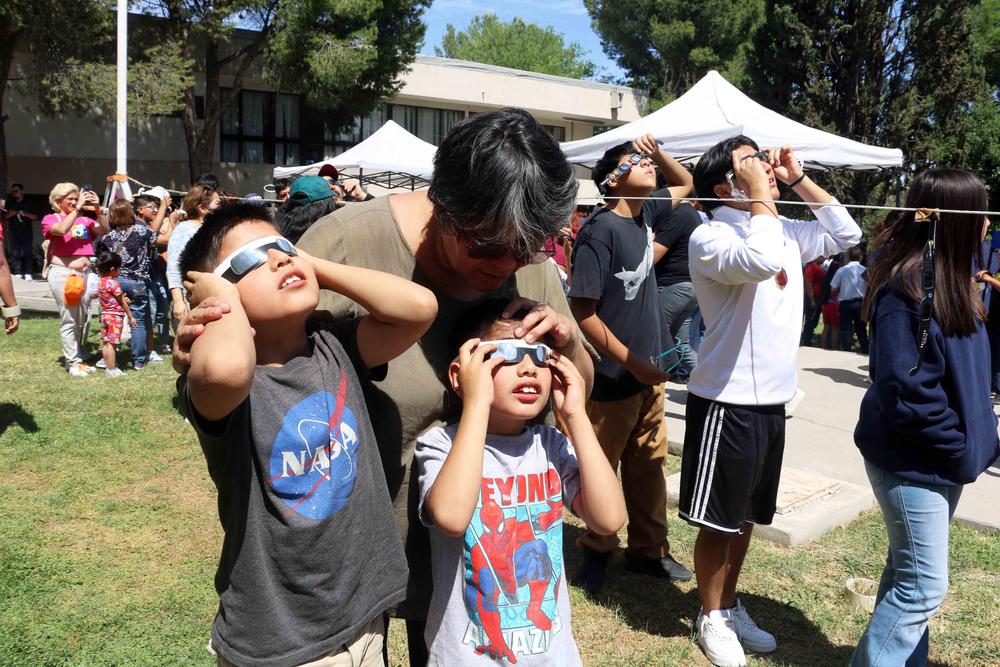 Abre Puertas UAdeC para Observar Eclipse Solar Camporredondo 2024 _5