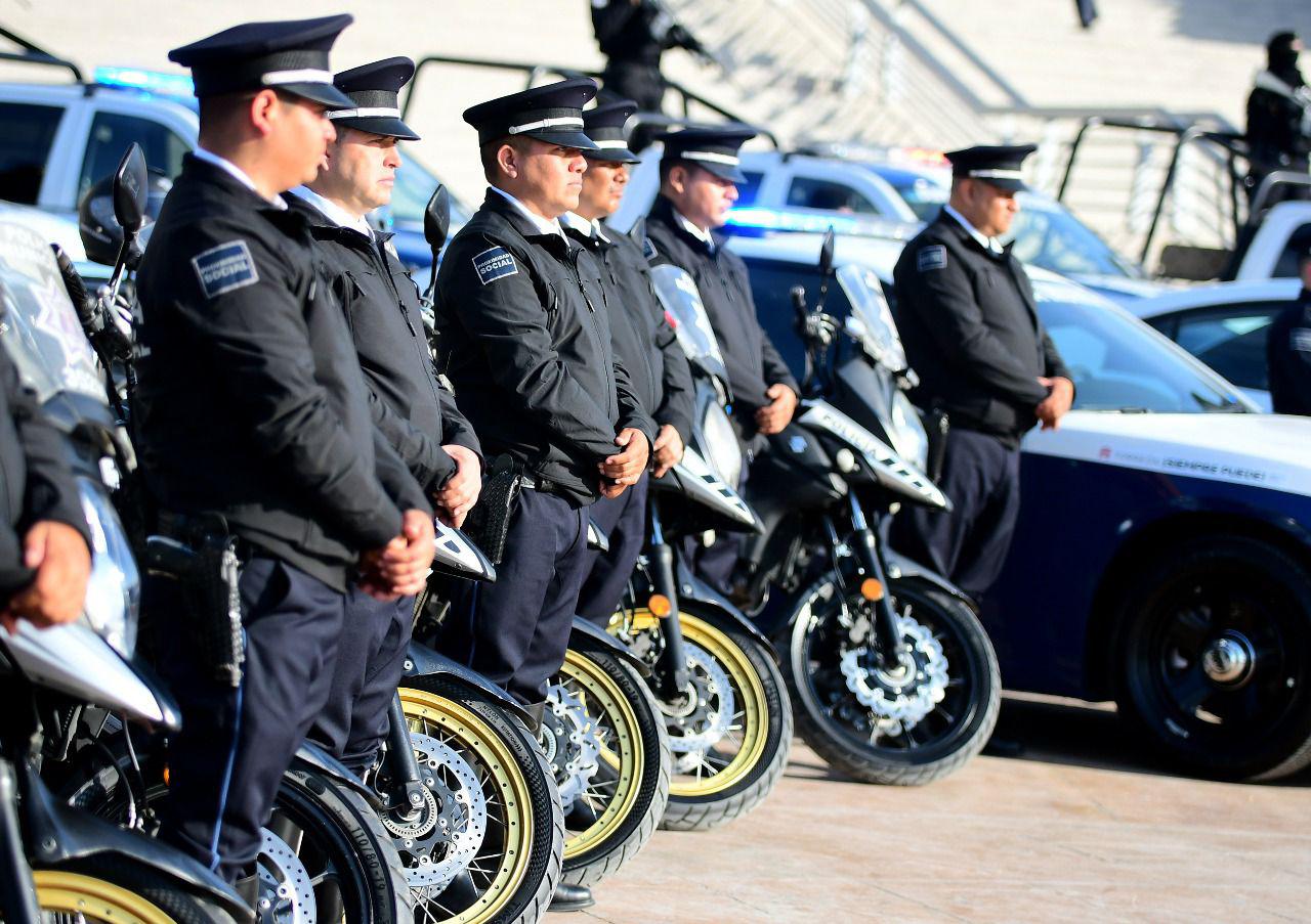 003 ENTREGAN MIGUEL RIQUELME Y ROMA?N CEPE DA PATRULLAS A LA POLICÍA DE TORREÓN