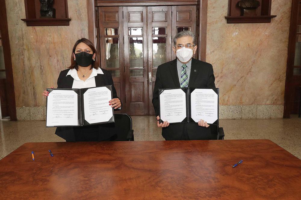 Firma UAdeC y STUAC Contrato Colectivo 5