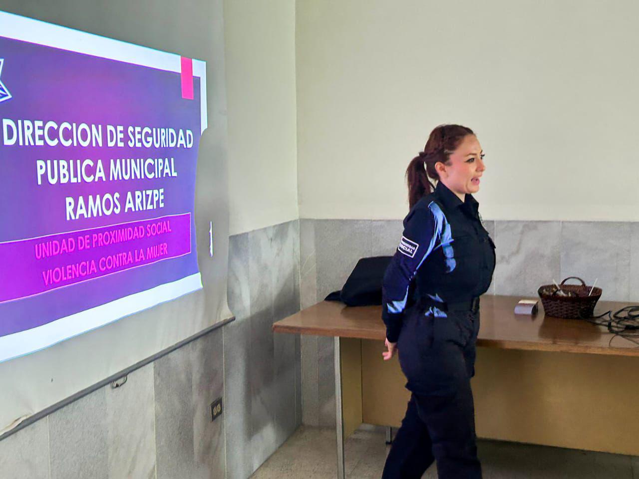 Policias-de-Ramos-Arizpe-concientizan-sobre-la-violencia-contra-las-mujeres-entre-derechohabientes-del-IMSS3