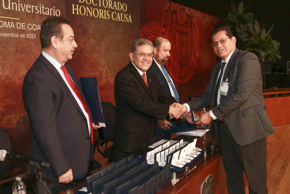 Entrega de Medallas y Reconocimientos a Universitarios Destacados 13
