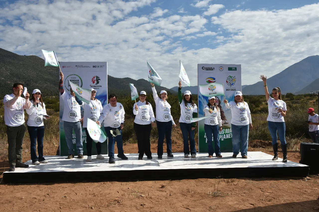 001 FUNDACIO?N AZTECA, HEINEKEN Y SMA SUMA N ESFUERZOS POR UN COAHUILA MÁS VERDE
