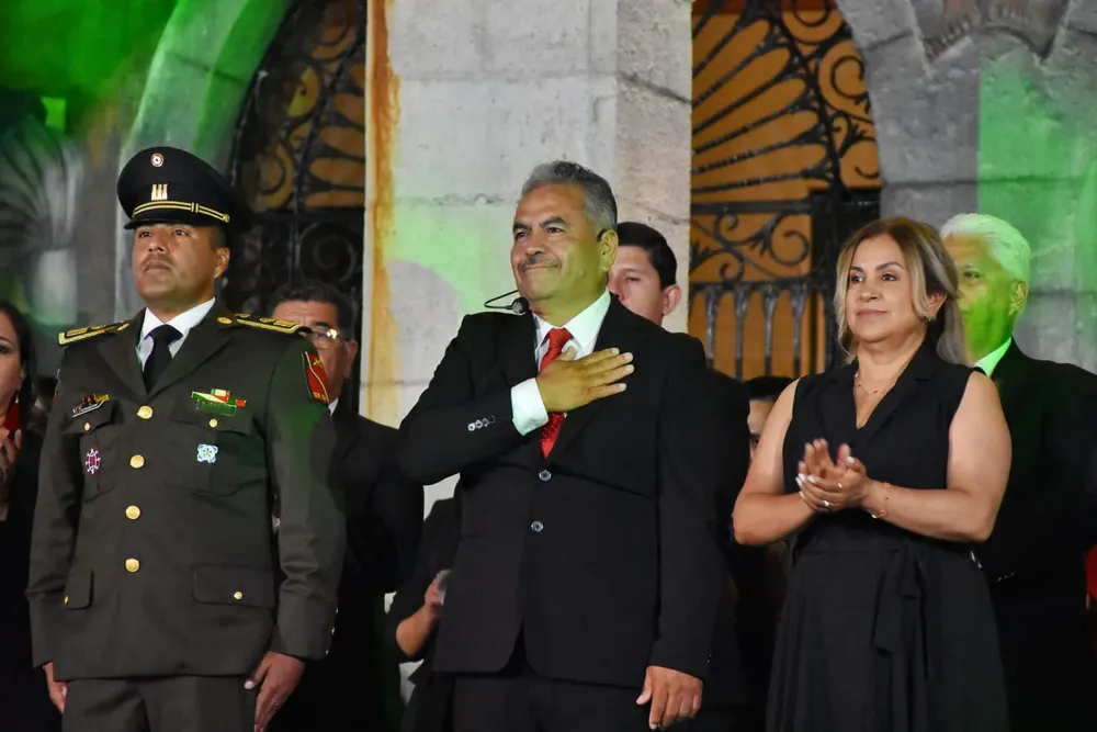 VICTOR LEIJA ENCABEZA CEREMONIA DEL GRITO D E INDEPENDENCIA EN CUATRO CIÉNEGAS (5)