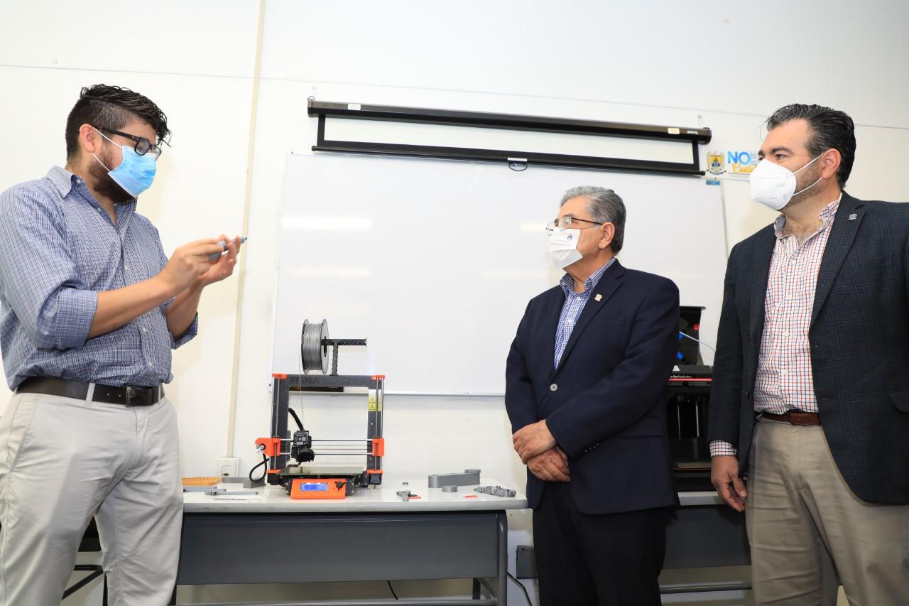 Entregan en Facultad de Sistemas Impresora 3D 1