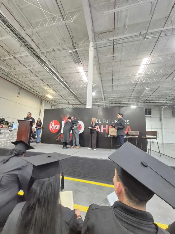 2-Graduación en la Empresa Rheem