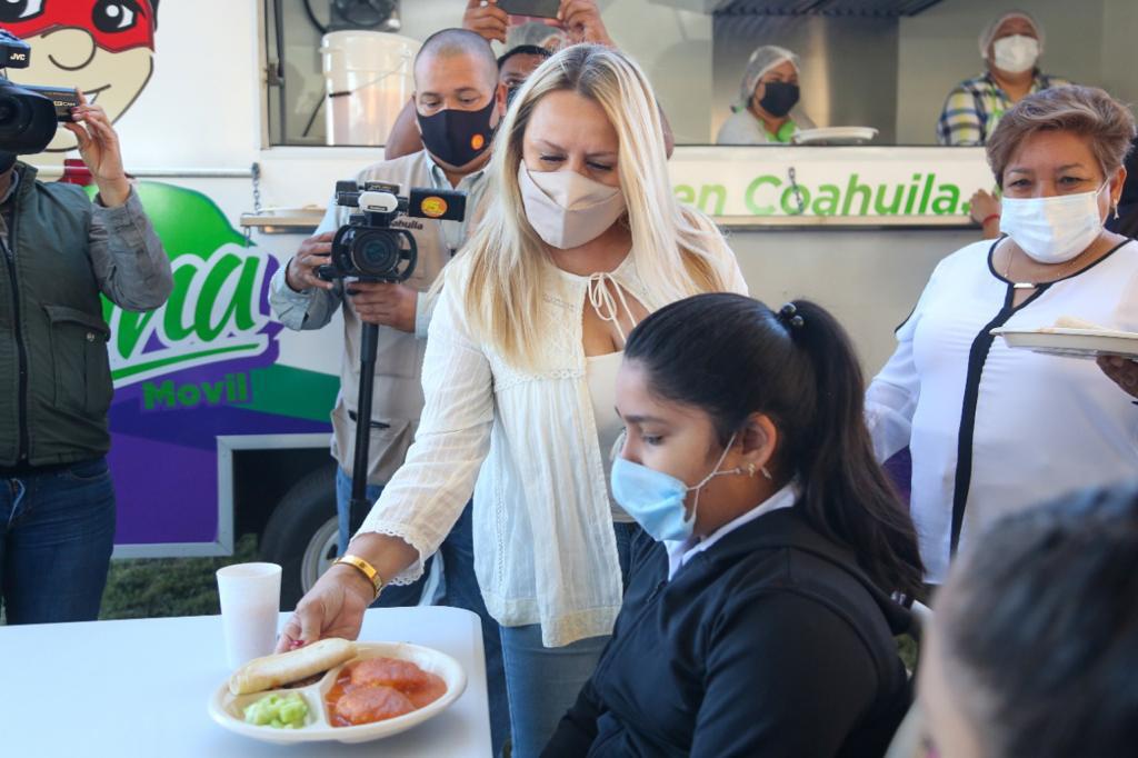 002 BRINDA DIF COAHUILA 10 MILLONES DE D ESAYUNOS ESCOLARES- MARCELA GORGÓN