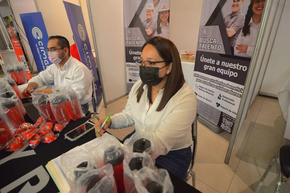 008 EMPRESAS DE MONCLOVA PARTICIPAN EN FERIA DEL EMPLEO